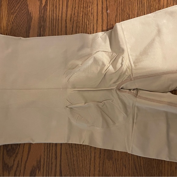 Spanx Oncore everyday shaping panties Boyshort Nude . New with tags . Large - Picture 6 of 8